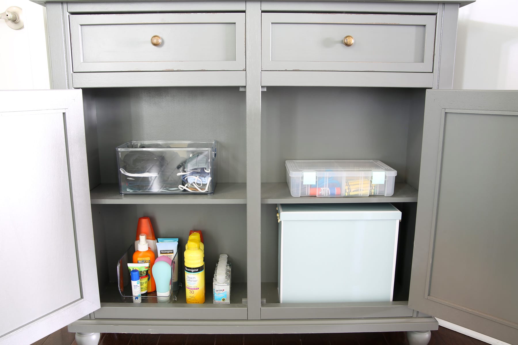 8 Organized Entryway Essentials | Abby Organizes